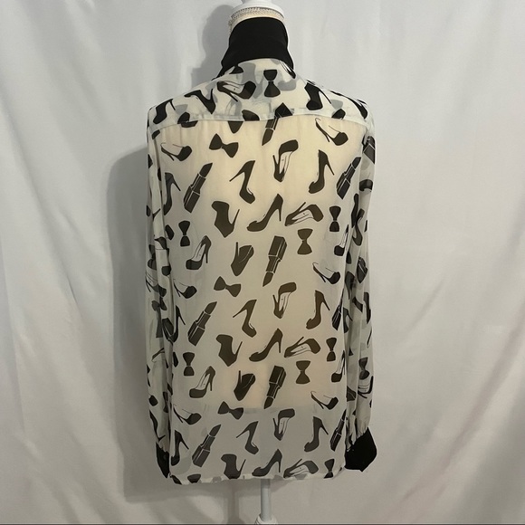 Kardashian Kollection shear blouse. Black and white size large - Picture 7 of 14